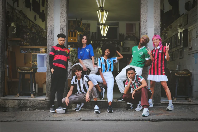 Umbro: marca aposta em coleção de camisas de time vintage.  (Umbro/Divulgação)
