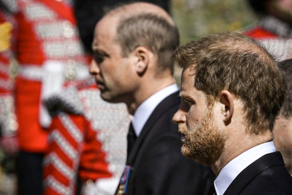 Príncipes William e Harry: irmãos travam batalha judicial  (AFP/AFP)