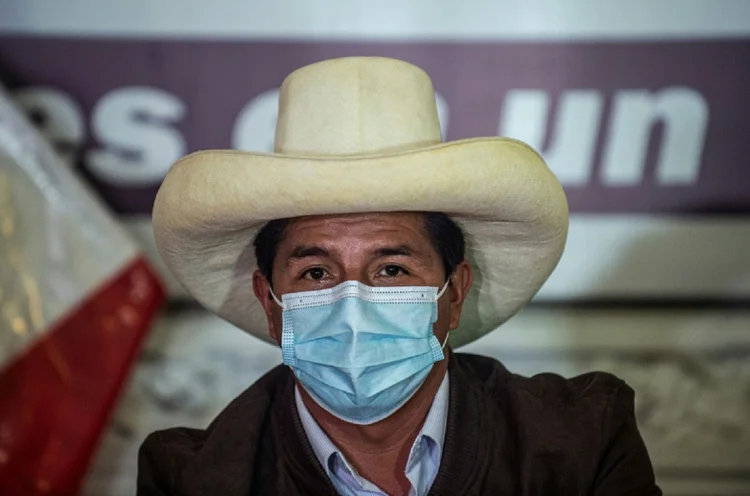 Peru: Castillo obteve 44.263 votos a mais do que a adversária, segundo a contagem atualizada validada pelo JNE (AFP/AFP)
