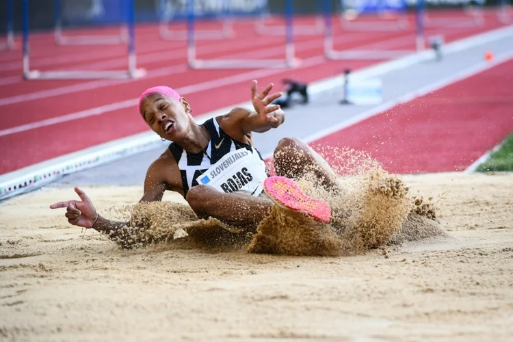 Yulimar Rojas, múltipla campeã mundial de salto triplo: ingressos de Jogos Olímpicos Paris 2024 começam a ser vendidos nesta quinta (AFP/AFP)