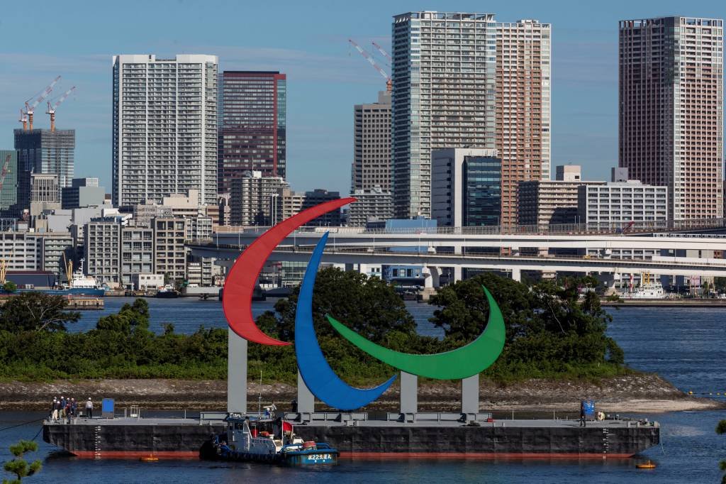 Símbolo instalado para os Jogos Paralímpicos de Tóquio, no Japão (Yuichi Yamazaki/Reuters)