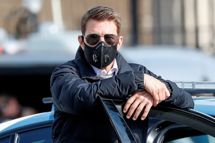 Ator Tom Cruise em set de "Missão Impossível 7" em Roma. (Guglielmo Mangiapane/Reuters)