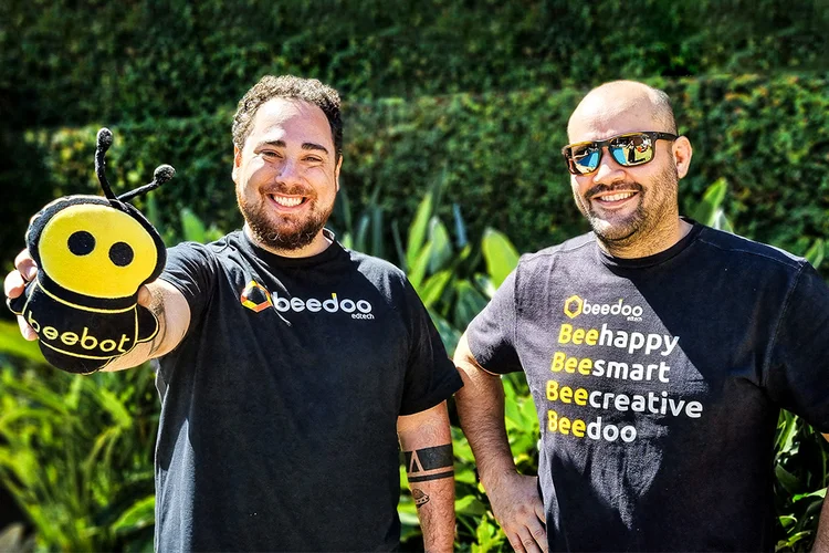 Alvaro Manzione e Daniel Lima, fundadores da edtech Beedoo (Beedoo/Divulgação)