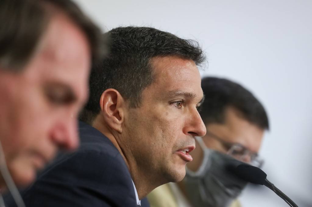 Bolsonaro apoia Campos Neto, embora reclame da inflação, dizem fontes