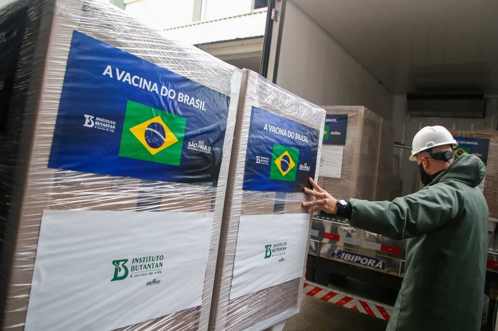 Butantan entrega 10 milhões de doses da vacina contra a covid-19