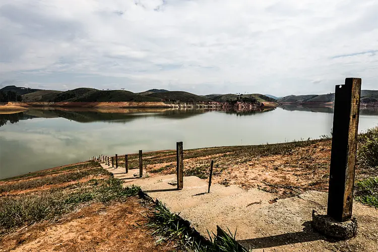 A situação é mais sensível em lugares onde ocorrem captações em rios sem reservatórios de acumulação de água (Paulo Fridman/Corbis/Getty Images)