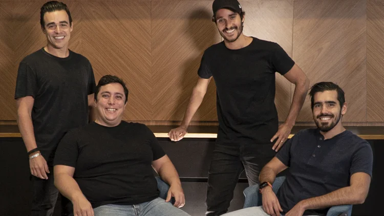 Ricardo Dias, Donato Ramos, Rapha Avellar e Gerard Roure, da Adventures (João Rocha/Reprodução)