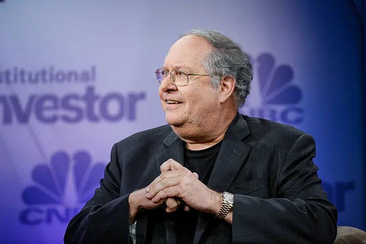 Bill Miller tem comprado bitcoin desde pelo menos 2015 e fez aposta milionária na corretora cripto Coinbase (CNBC/Getty Images)