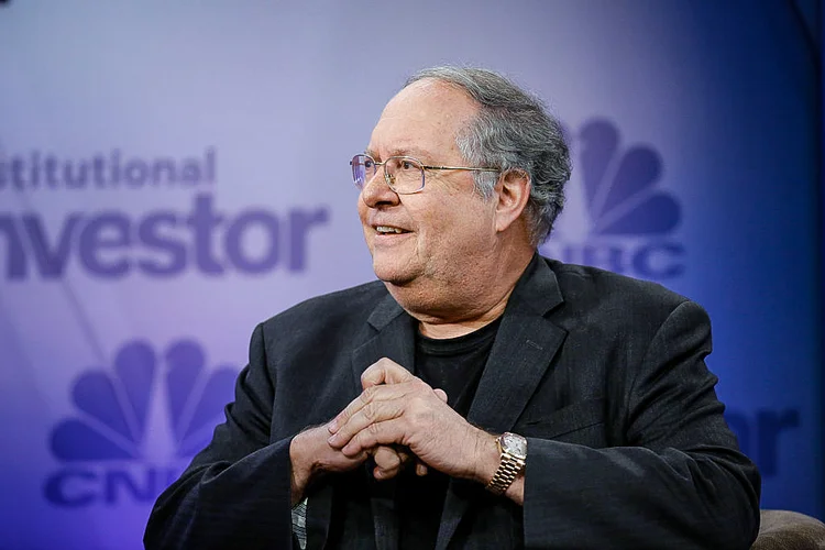 Bill Miller tem comprado bitcoin desde pelo menos 2015 e fez aposta milionária na corretora cripto Coinbase (CNBC/Getty Images)