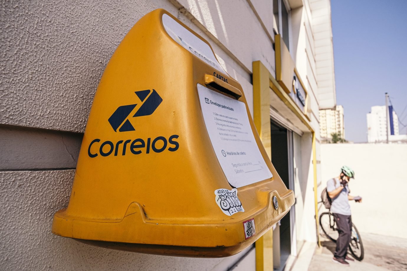 Correios aprovam reajuste e benefícios para funcionários em 2024