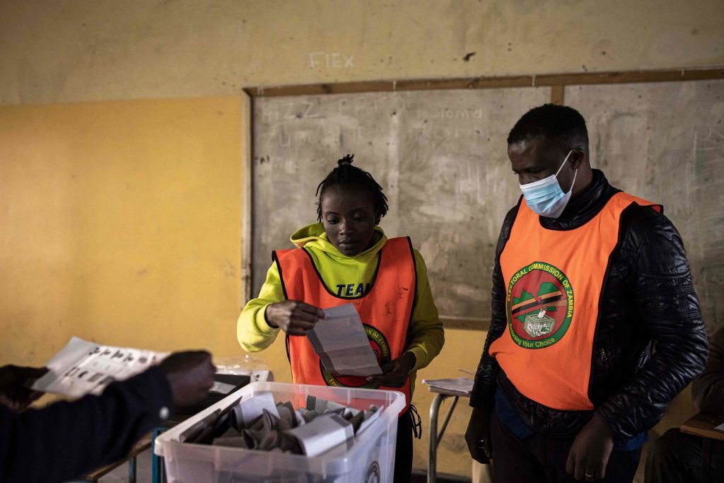 Eleições na Zâmbia: oficiais conferem votos em pleito acirrado (PATRICK MEINHARDT/AFP/Getty Images)