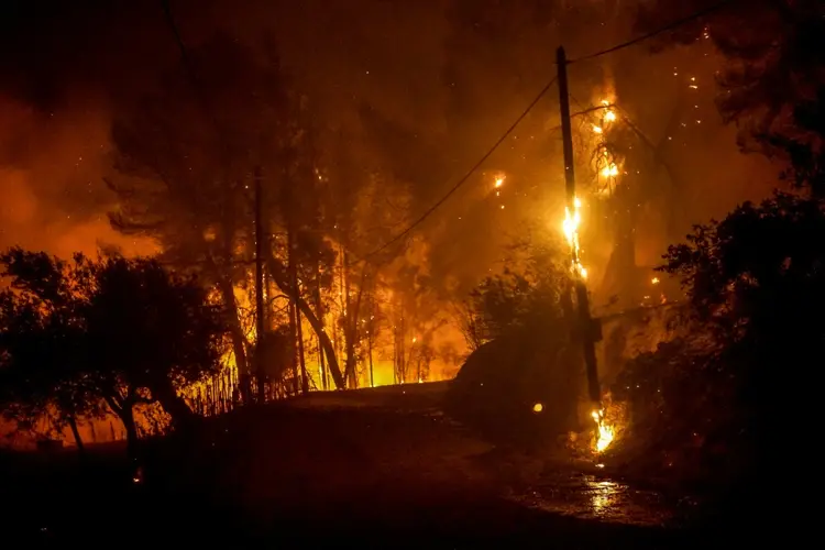 Incêndio no Mediterrâneo: região é considerada "ponto quente" das mudanças climáticas (AFP/AFP Photo)
