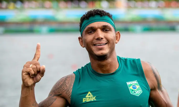 Isaquias Queiroz tem tudo para brigar pelo ouro na categoria C1 1000m. (Miriam Jeske/COB/Divulgação)