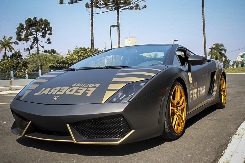 Lamborghini de R$ 800 mil vira viatura da Polícia Federal; veja fotos