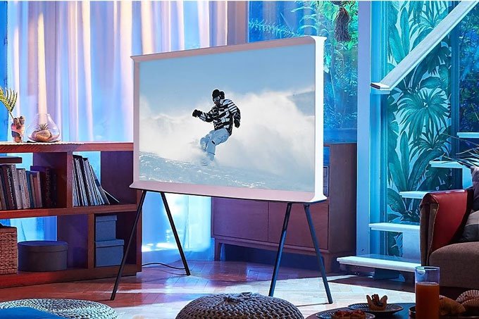 Nova smart TV 4K tem moldura e pode dividir a tela em duas