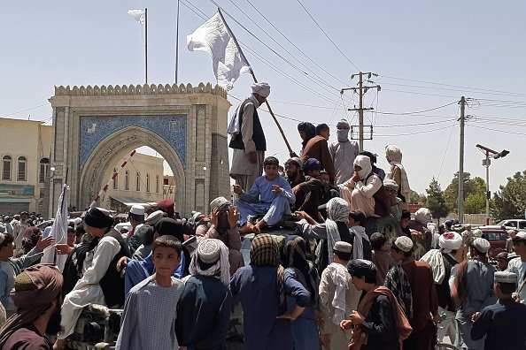Países não devem conhecer o Talibã como governo afegão, diz Boris Johnson
