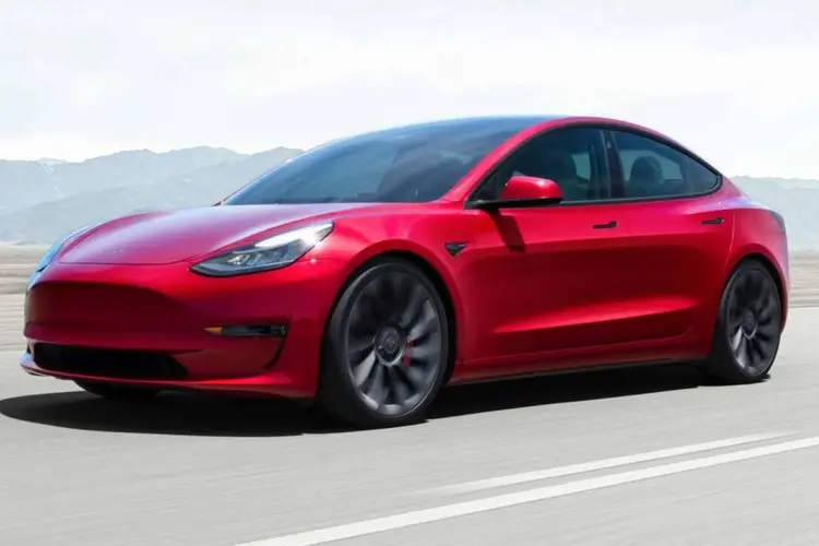 Model 3: entregas acima do esperado  (Tesla/Divulgação)