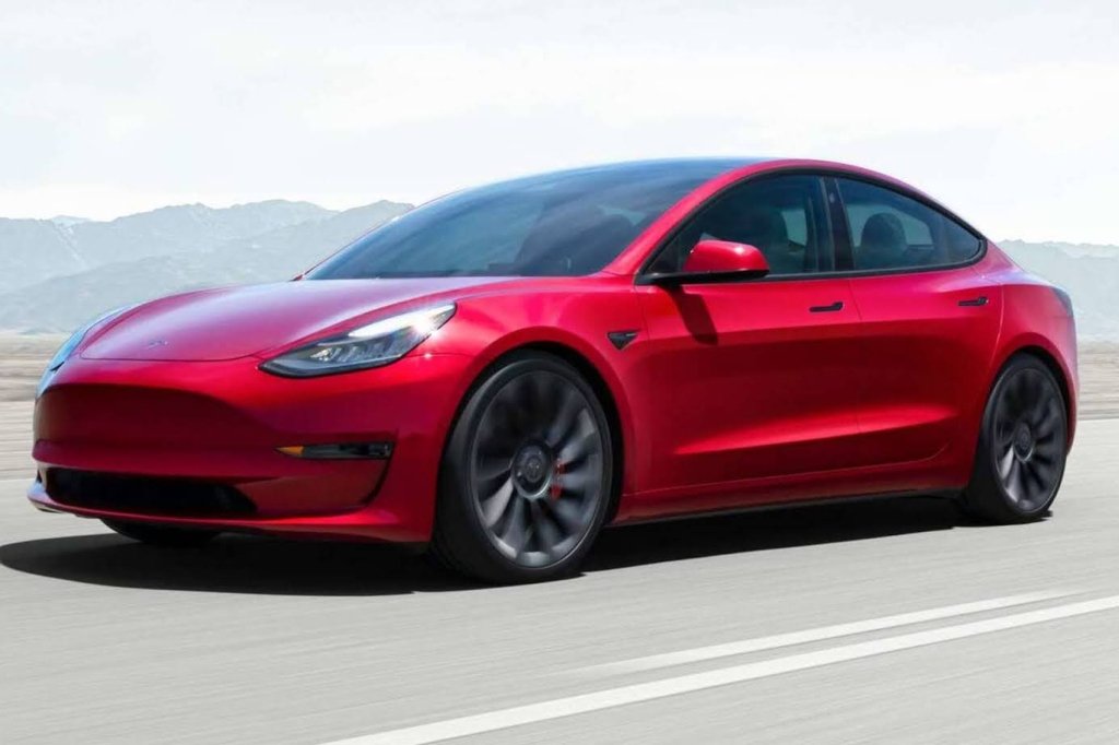 Tesla supera expectativas e bate recorde de entregas no 2º trimestre