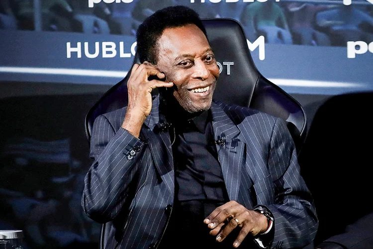 No sábado, Pelé retirou um tumor no cólon direito (Christian Hartmann/Reuters)