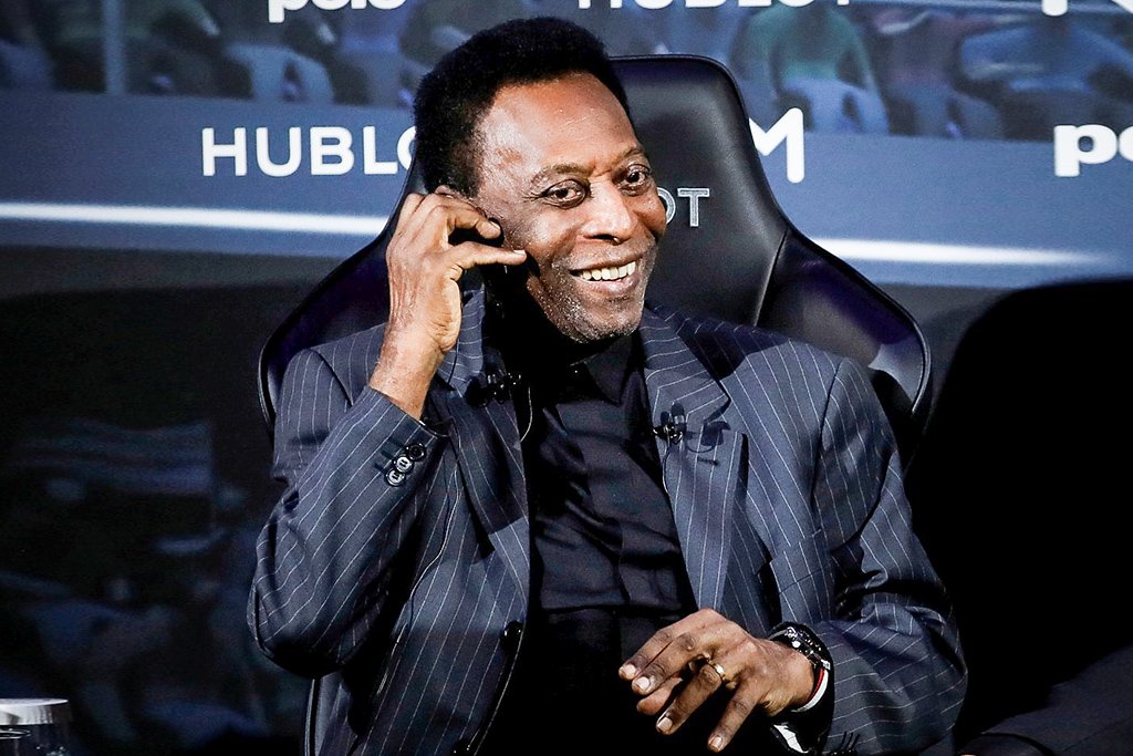 Pelé: O paciente recebeu alta nesta quinta-feira (20) e está com condições clínicas estáveis", informou boletim assinado por três médicos (Christian Hartmann/Reuters)