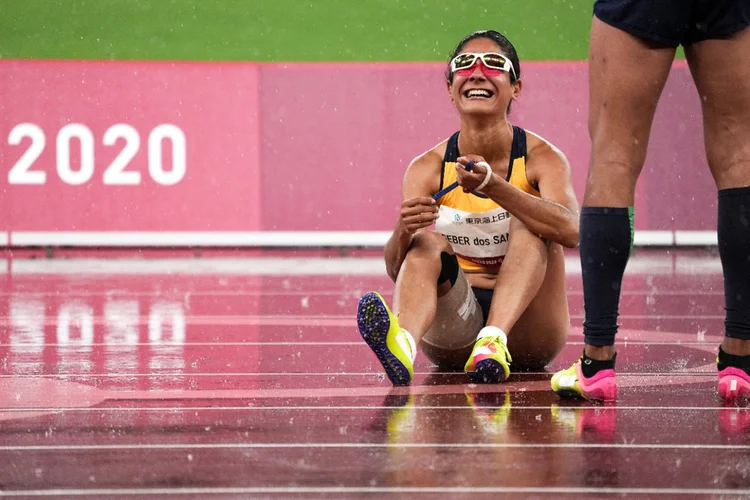 Jerusa Geber: corda que unia a atleta ao seu parceiro de corrida rompeu.  (Christopher Jue/Getty Images)