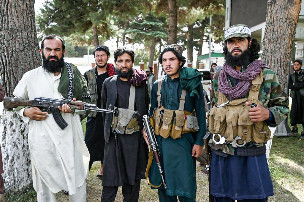 Talibã celebra vitória após saída dos Estados Unidos do Afeganistão