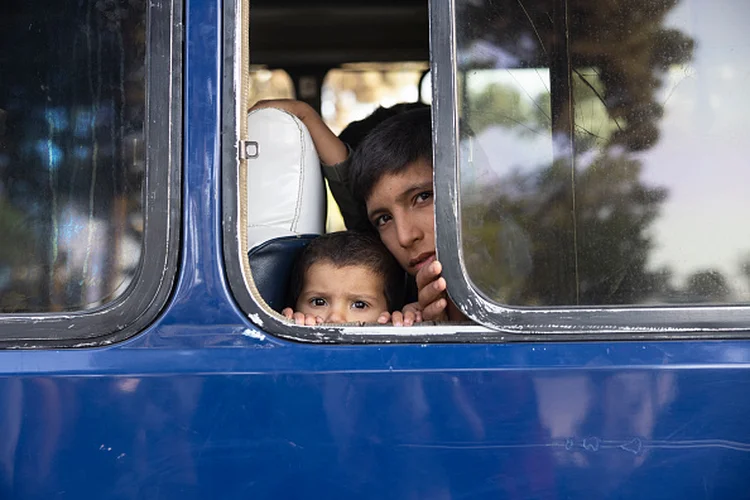 Avanço do Talibã provoca fugas apressadas de moradores locais e acende temor de guerra (Paula Bronstein/Getty Images)