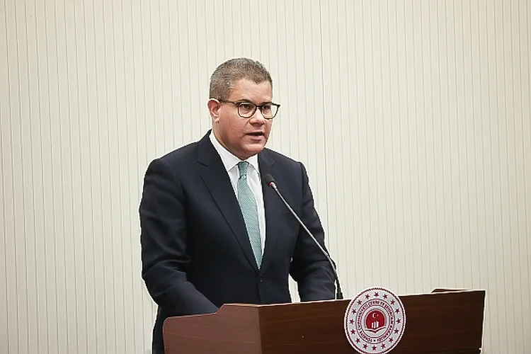 Alok Sharma, presidente da COP26: britânico chega nesta terça, 3, ao Brasil para uma série de reuniões (Turkish Environment and Urbanization Ministry / Handout/Anadolu/Getty Images)