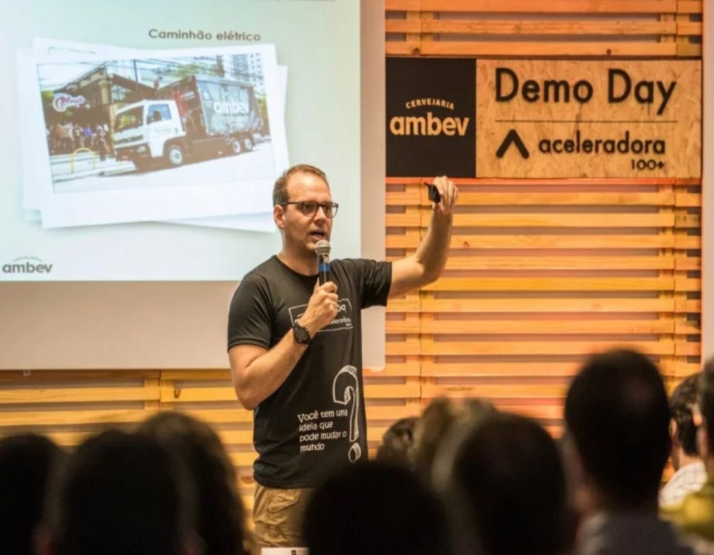 Pitch de gigantes: startups se apresentam para Ambev, Google e Unilever