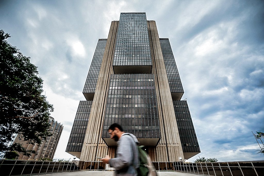 Banco Central: Copom mantém Selic em 13,75% ao ano e surpreende no comunicado (Adriano Machado/Reuters)