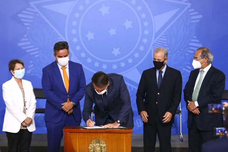 Bolsonaro: presidente é visto como principal responsável pela redução no preço dos combustíveis (Marcelo Camargo/Agência Brasil)
