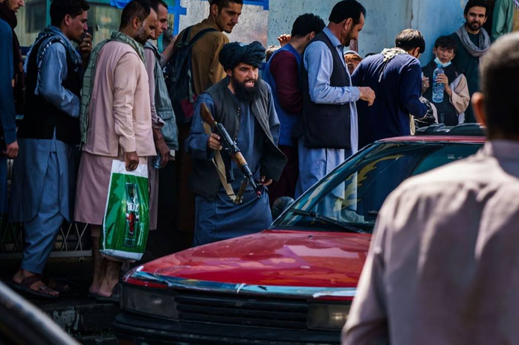 Narcotráfico, extorsão e talco: como se financia o Talibã