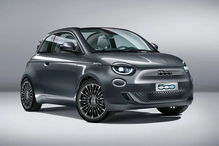 Fiat 500 elétrico: modelo custa em torno de 240 mil reais. (Fiat/Divulgação)