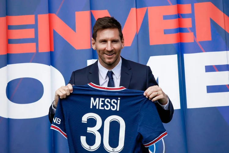 O jogador Lionel Messi, agora atuando no PSG: impacto nas finanças do clube (Antoine Gyori/Getty Images)