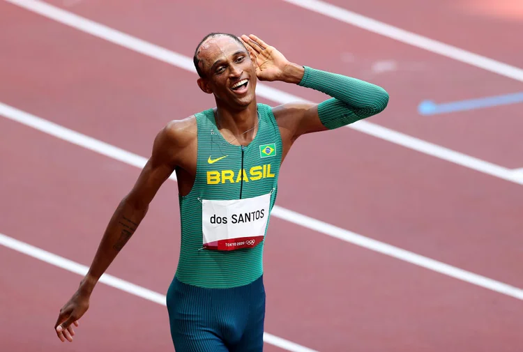 TOKYO, JAPAN - AUGUST 03: Alison dos Santos of Team Brazil celebrates winning the bronze medal in the Men's 400m Hurdles Final on day eleven of the Tokyo 2020 Olympic Games at Olympic Stadium on August 03, 2021 in Tokyo, Japan. (Photo by Christian Petersen/Getty Images) (Christian Petersen/Getty Images)