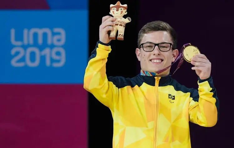 Vitor Tavares, o único brasileiro no parabadminton, conquistou três bronzes no Mundial de 2019 (Confederação Brasileira de Badminton/Divulgação)