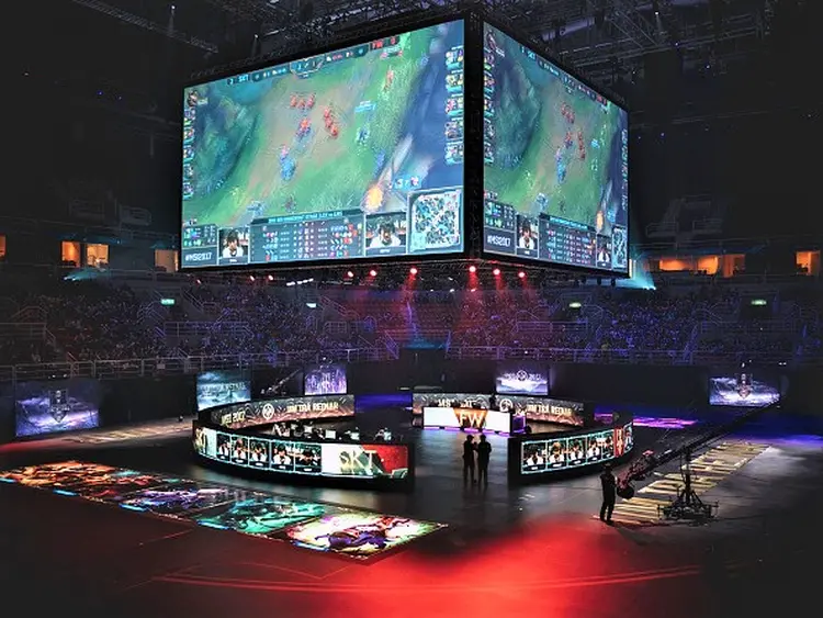 Campeonato de League of Legends no Rio de Janeiro | Foto: Colin Young-Wolff/Riot Games via (Colin Young-Wolff/Riot Games via/Getty Images)