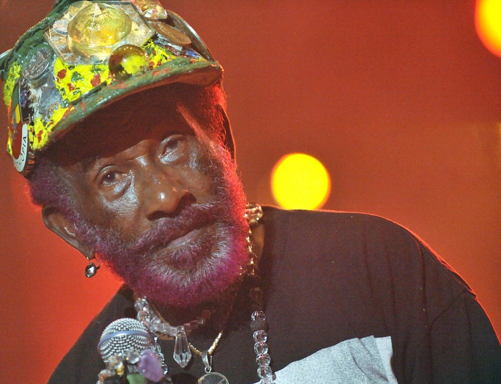 Morre Lee 'Scratch' Perry, produtor de Bob Marley