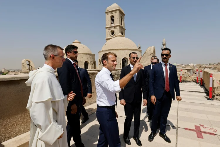 O presidente francês Emmanuel Macron em uma igreja católica em Mossul, Iraque. (AFP/AFP)