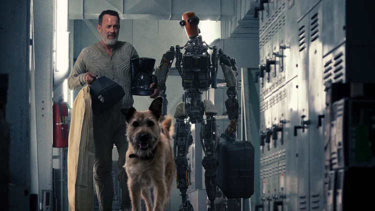 Tom Hanks em "Finch", que estreia no Apple  TV+ em novembro de 2021 (Reprodução/Divulgação)