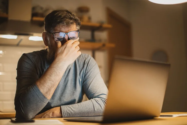 Expediente longo é produtivo? 
 (Svetikd/Getty Images)