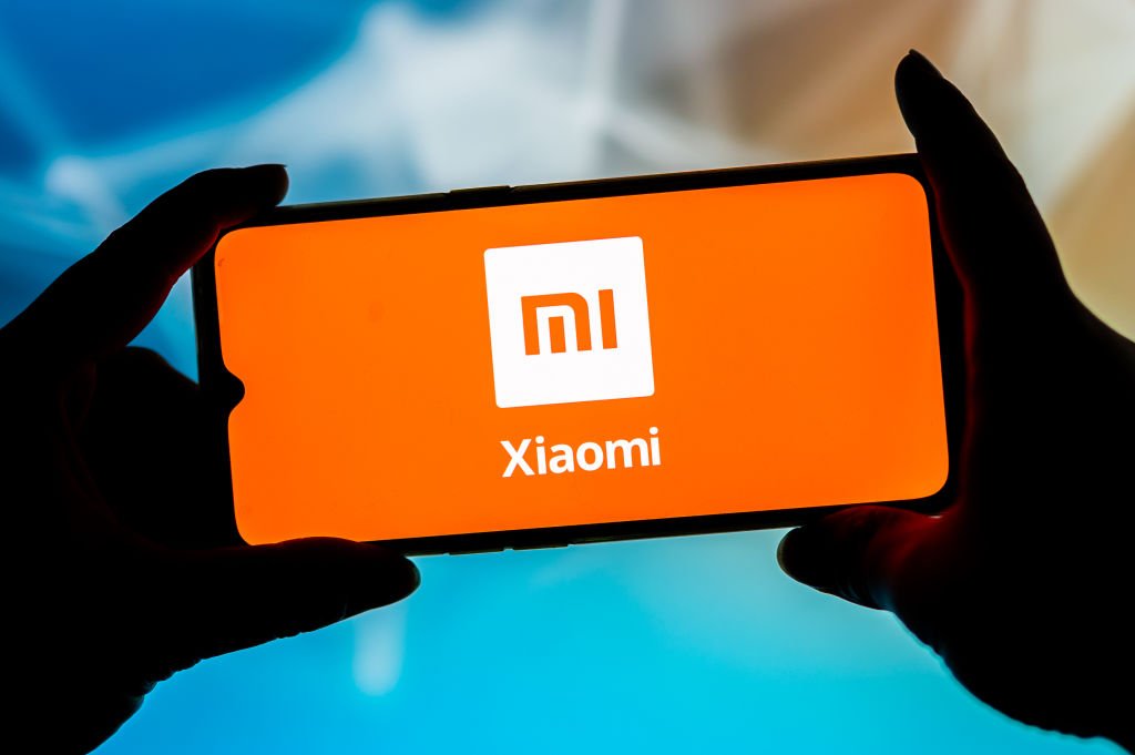 Logo da Xiaomi em smartphone | Foto: Mateusz Slodkowski/SOPA Images/LightRocket via Getty Images (SOPA Images / Colaborador/Getty Images)