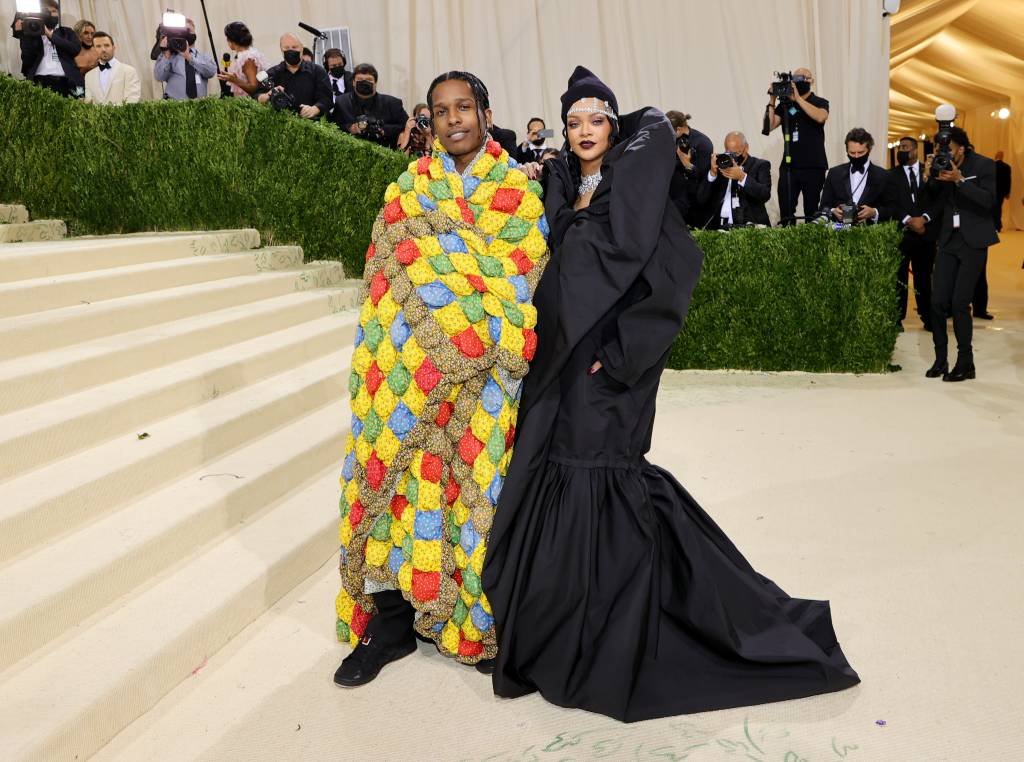 The 2021 Met Gala Celebrating In America: A Lexicon Of Fashion - Arrivals Rihanna e A$AP Rocky no MET Gala deste ano