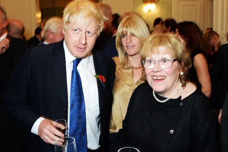 Boris Johnson e sua mãe   Charlotte Johnson Wahl em Londres, 2014.  (David M. Benett/Getty Images)