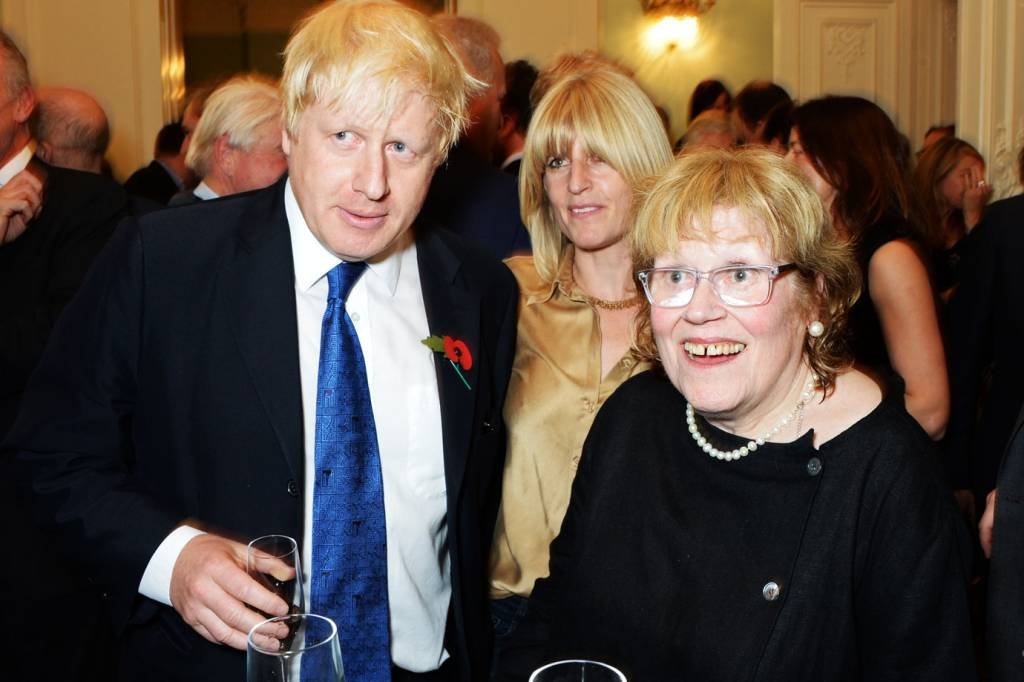 Mãe do primeiro-ministro britânico Boris Johnson morre aos 79 anos
