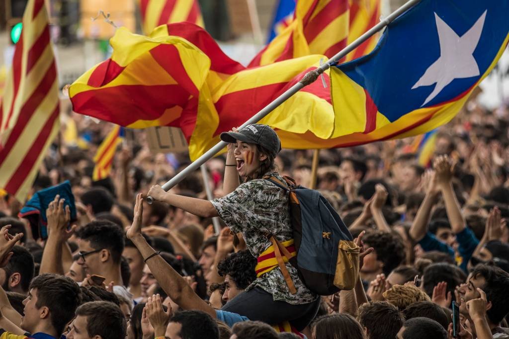 Milhares de catalães lutam pela independência em Barcelona
