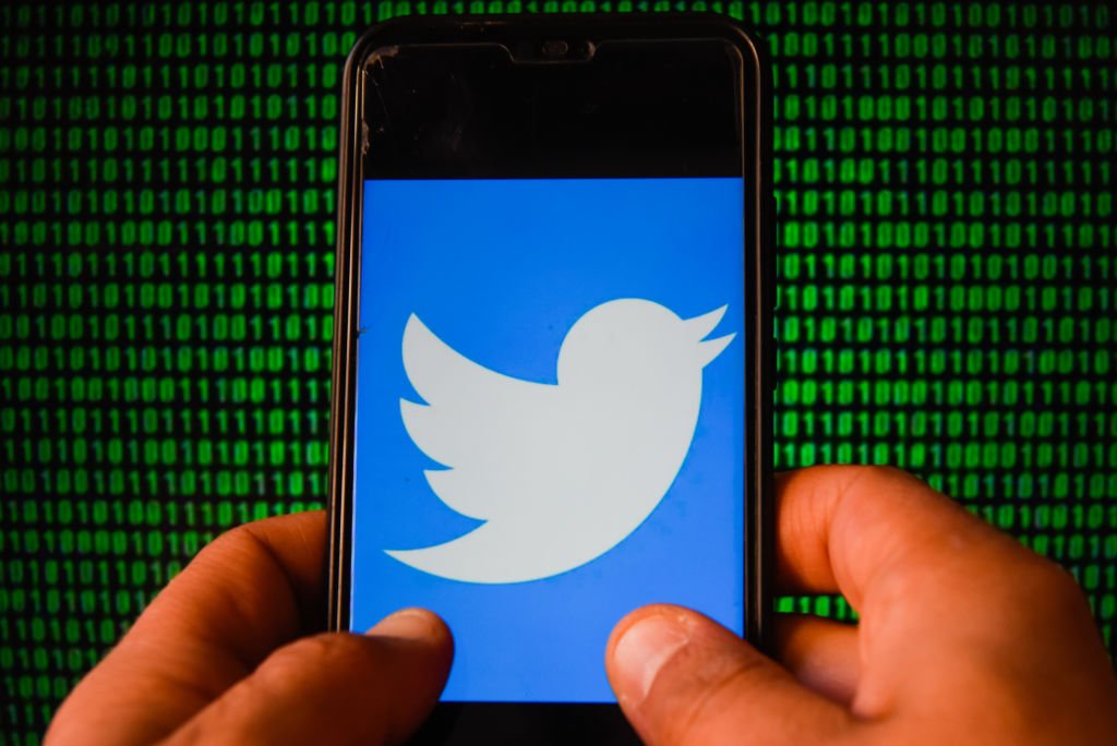 Diretor do Twitter confirma início dos testes com bitcion em ferramenta para pagamento de "caixinha" na rede social (Getty Images/SOPA Images)