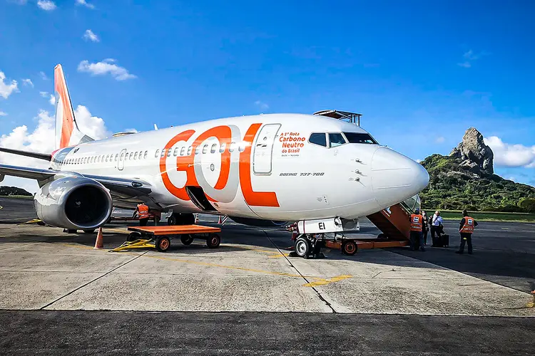Voo da Gol em Fernando de Noronha: companhia aérea anunciou a meta de neutralizar as emissões de dióxido de carbono até 2050 (Gabriel Aguiar/Exame)