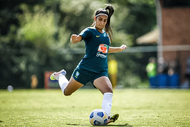 Ana Júlia; Treino da Seleção Brasileira Feminina Sub-17 (CBF/Adriano Fontes/Divulgação)