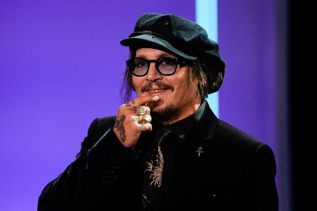 Johnny Depp critica 'cultura do cancelamento' em premiação